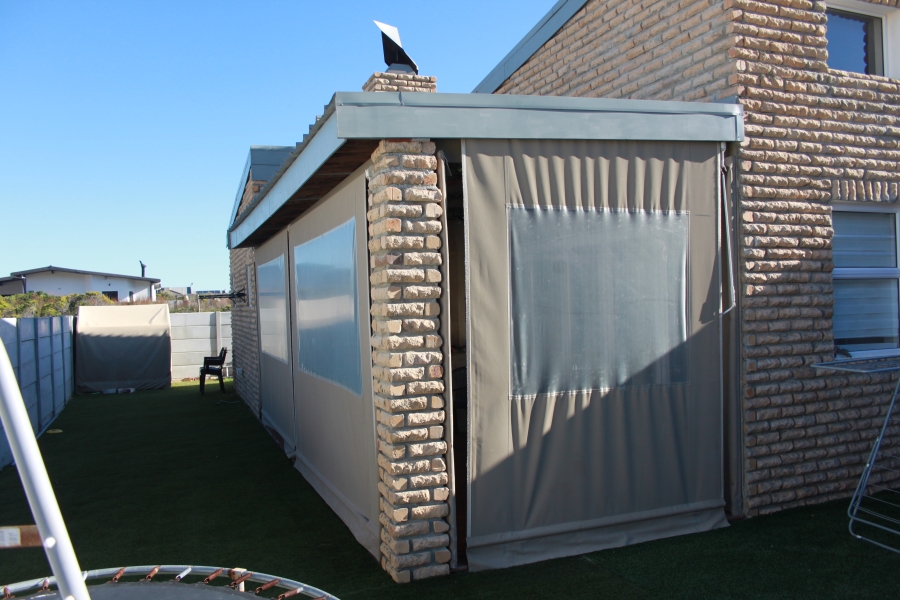 4 Bedroom Property for Sale in Bettys Bay Western Cape